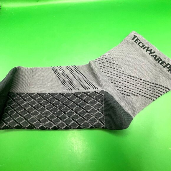 TechWare Pro Compression Socks 2 Pairs Black Gray Size L/XL Foot Support NWOT - Picture 4 of 6